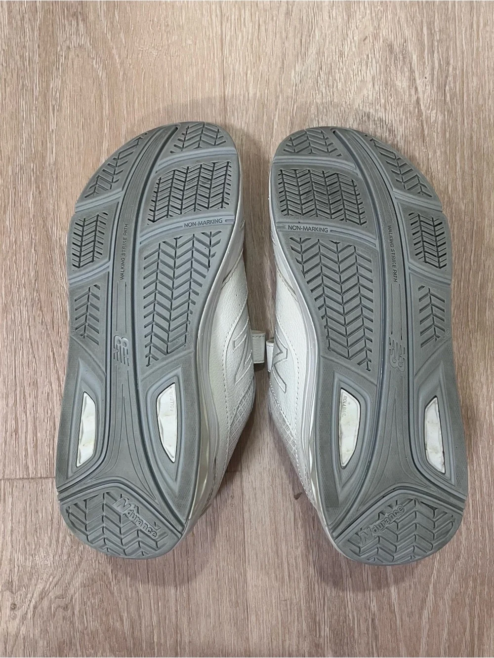 New Balance 928v3 White Leather Velcro Walking Shoes US Women 6.5 Narrow